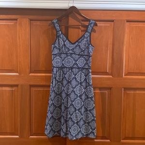 Ann Taylor loft navy and white lined empire waist sun dress